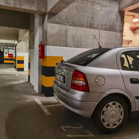 Grandpa's Tree - Private Garage Appartement *