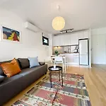 Grandpa's Tree - Private Garage *