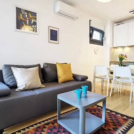 Grandpa's Tree - Private Garage Apartman Split