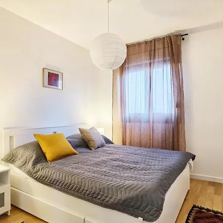 Grandpa's Tree - Private Garage Split