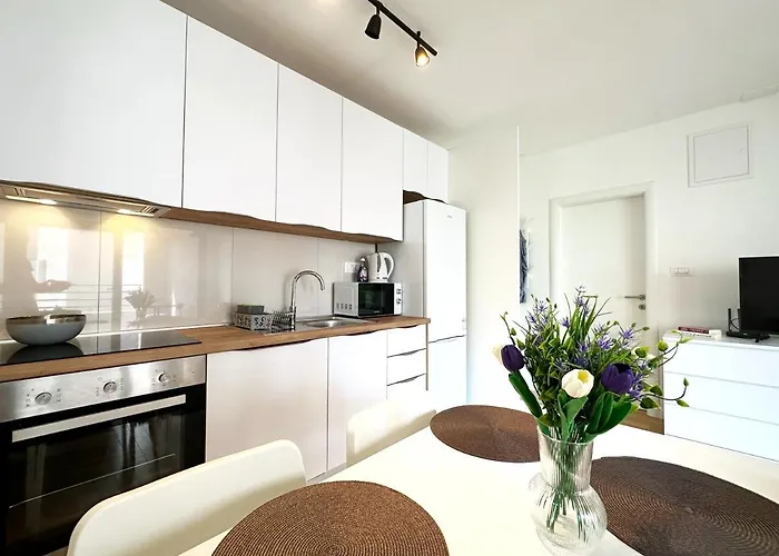 Grandpa's Tree - Private Garage Сплит