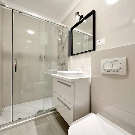 Grandpa's Tree - Private Garage