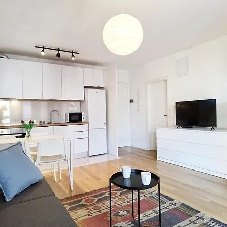 Grandpa's Tree - Private Garage Split