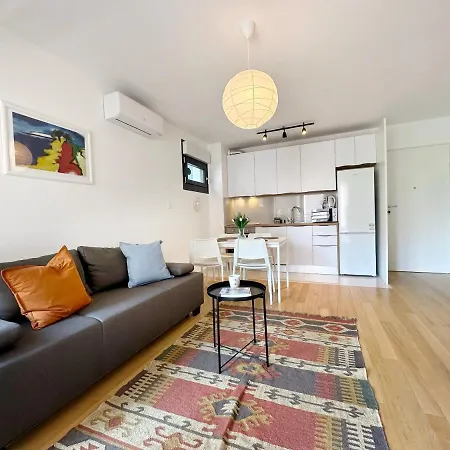 Grandpa's Tree - Private Garage *