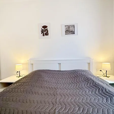 Grandpa's Tree - Private Garage *