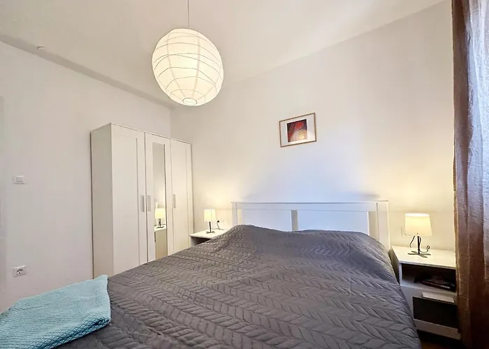 Grandpa's Tree - Private Garage דירה *