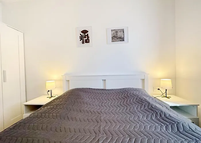 Grandpa's Tree - Private Garage *